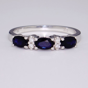 9ct white gold sapphire and diamond ring ET1440