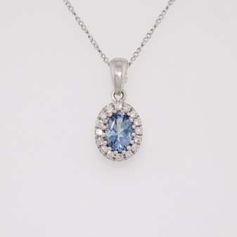 18ct white gold oval cut aquamarine and round brilliant cut diamond cluster pendant
