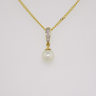 18ct gold Scottish freshwater pearl and diamond pendant