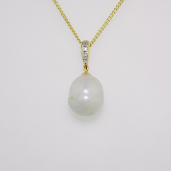 18ct gold Scottish freshwater pearl and diamond pendant