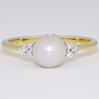 18ct gold Scottish freshwater pearl and diamond ring