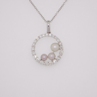 18ct white gold Scottish freshwater pearl and diamond-set circle pendant