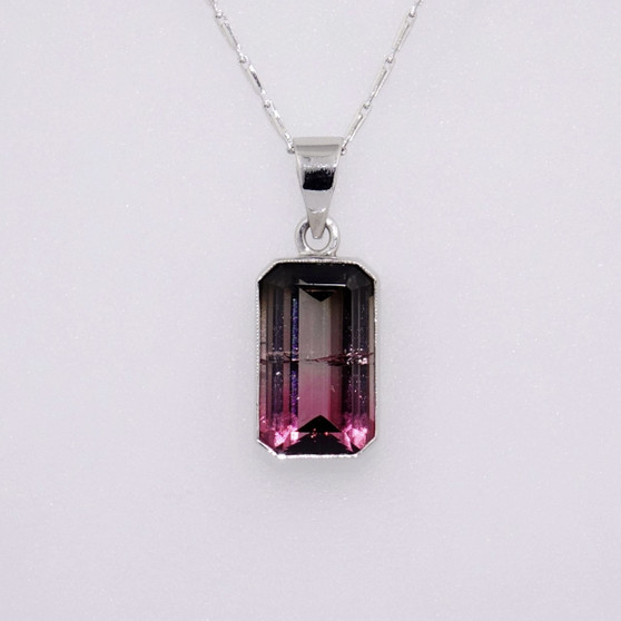 18ct white gold tourmaline pendant PE4464