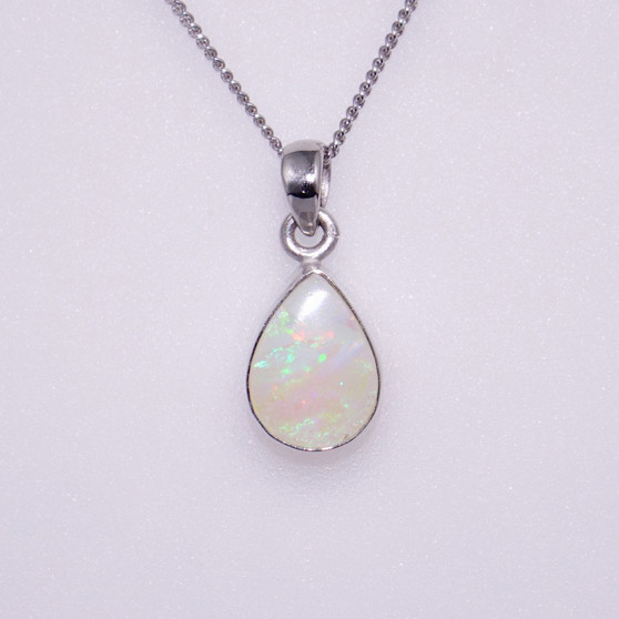 9ct white gold opal pendant PE5206