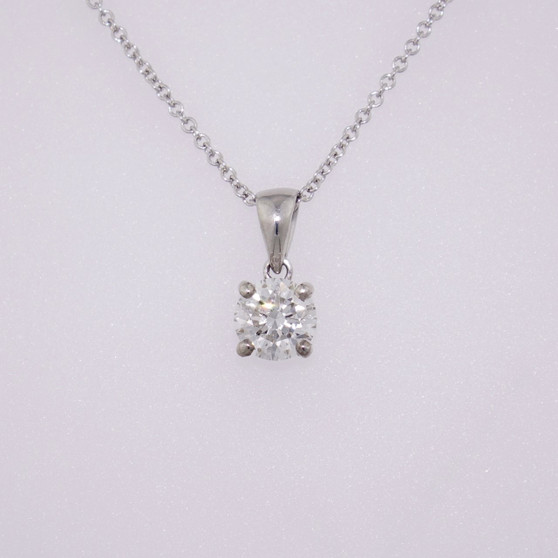 18ct white gold diamond solitaire pendant PE5027