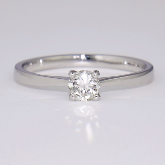 Platinum diamond solitaire ring GR5935