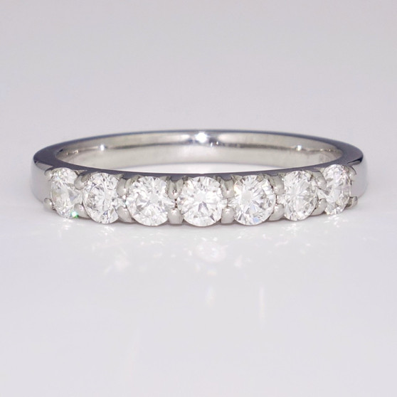 Platinum seven diamond ring ET1363