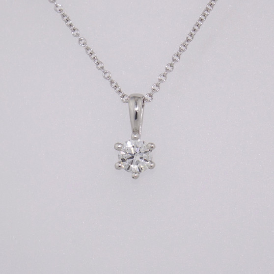 18ct white gold diamond solitaire pendant PE4748