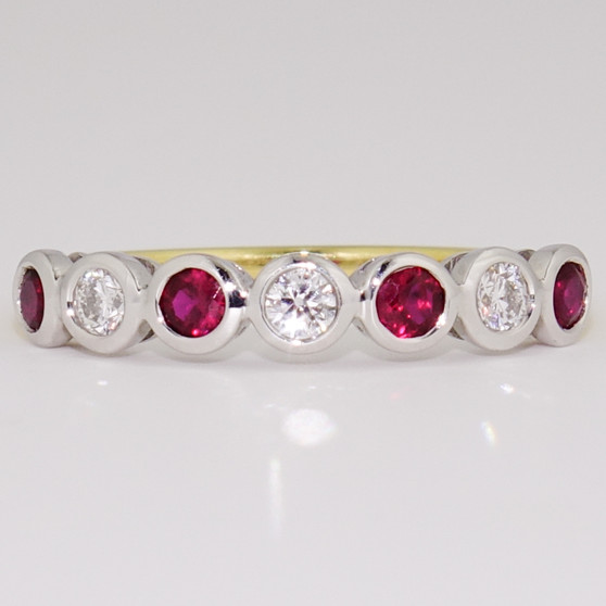 18ct gold ruby and diamond ring