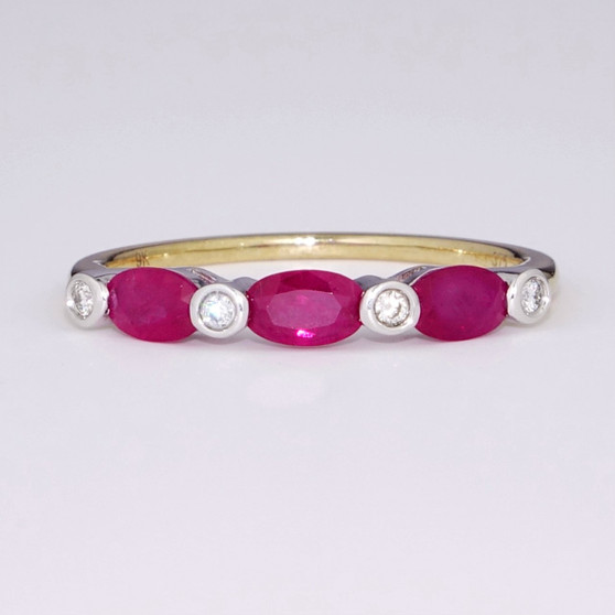 9ct gold ruby and diamond ring ET1311