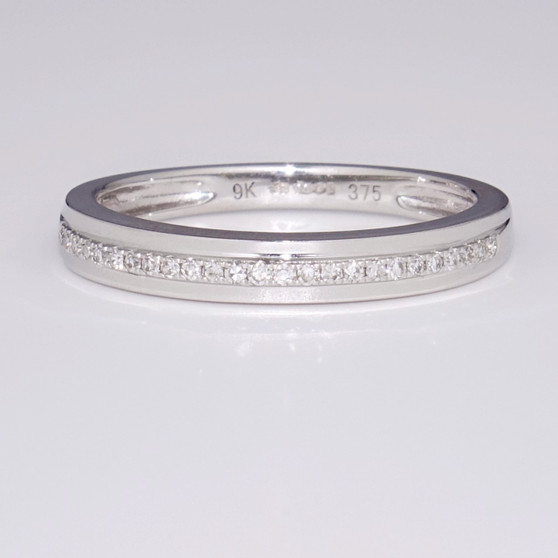 9ct white gold diamond ring