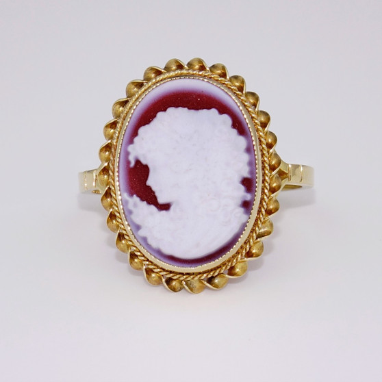 9ct yellow gold red agate cameo ring DR2626