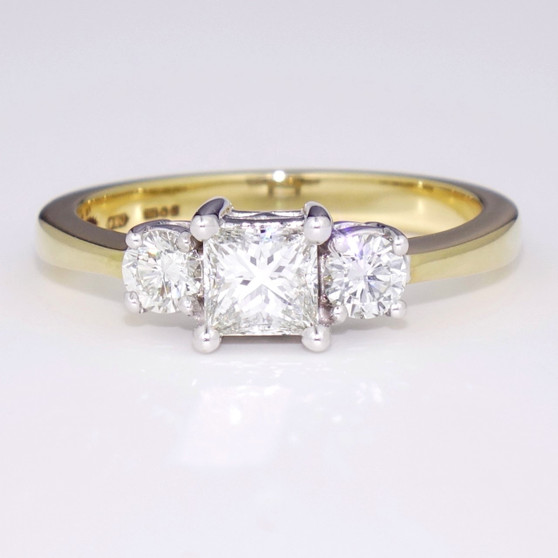 18ct gold diamond triology ring GR2742