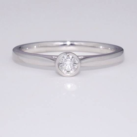 9ct white gold diamond solitaire ring GR5206