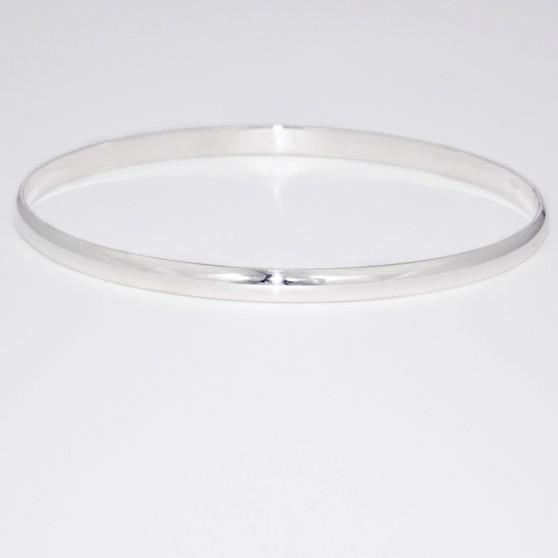 Silver round D-shaped bangle SBAN14