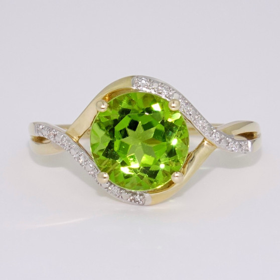 9ct gold peridot and diamond twist ring