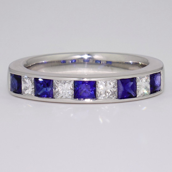 18ct white gold sapphire and diamond ring