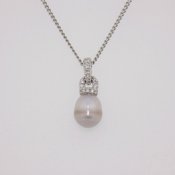 18ct white gold Scottish freshwater pearl and diamond pendant