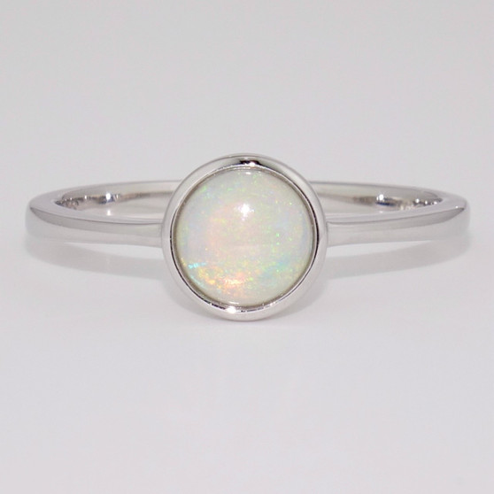 9ct white gold round cabochon opal ring