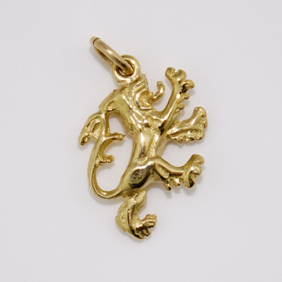 9ct gold lion rampant charm