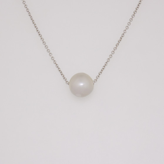 18ct white gold floating Scottish freshwater pearl necklace
