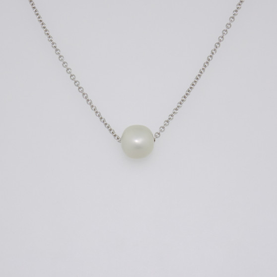 18ct white gold floating Scottish freshwater pearl necklace
