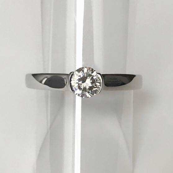 18ct white gold diamond solitaire ring