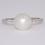 9ct white gold pearl and diamond ring