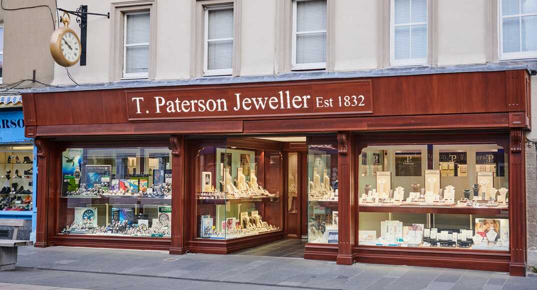 High street jewellers sales near me