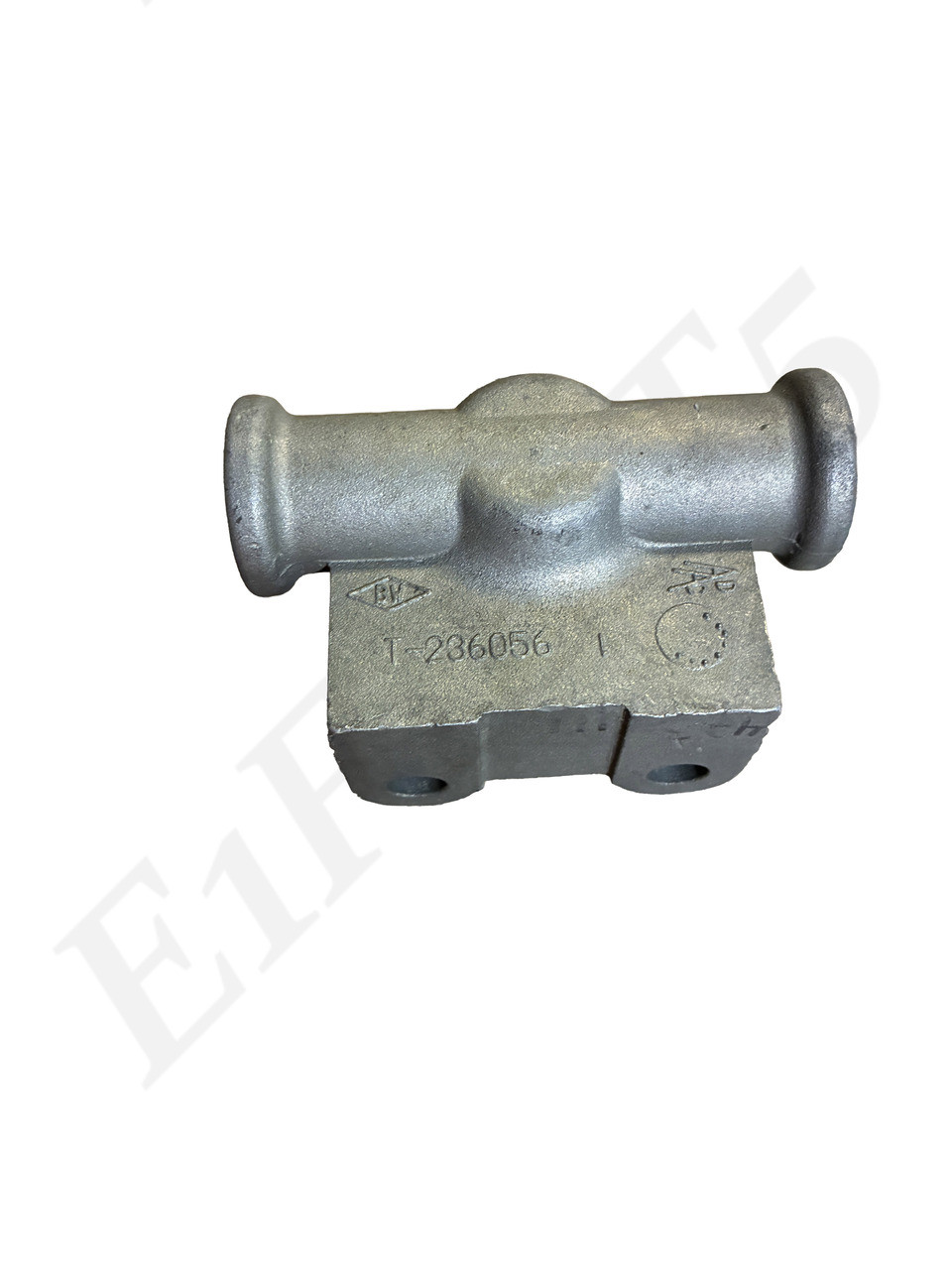 BENDIX 236056N PIPE TEE 3/8 IN W/2-HOLE SURFACE ANCHOR BRACKET