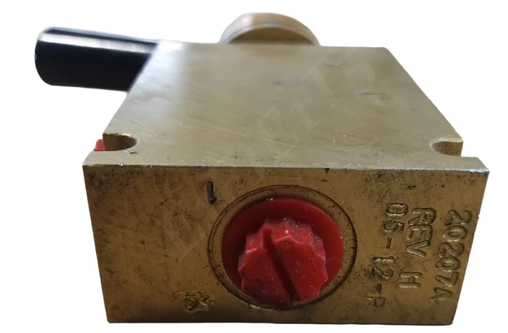 VICKERS MRV6-10-D-6T DIRECTIONAL CONTROL VALVE 4-WAY 3-POSITION MANUAL SEMI-ROT