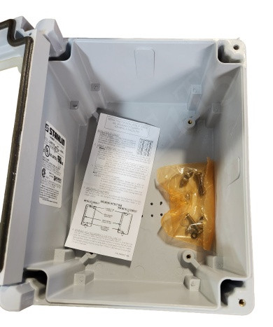 STAHLIN CLW907HW ENCLOSURE NEMA 4X 9.2X7.2 X5.1 NON-METAL W/WINDOW SCREW LATC