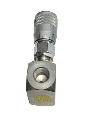 HOKE 2335F4Y METERING VALVE 1/4 FNPT 3000 PSI 2300 SERIES 316SS