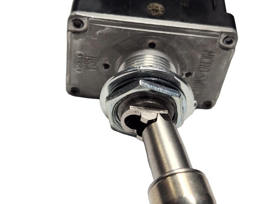 HONEYWELL 2TL1-3D 2 POSITION SWITCH DP/DT LOCKING