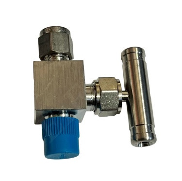 SWAGELOK SS-20VM4-S4 NEEDLE VALVE 1/4 MNPT X 1/4 TUBE BRASS