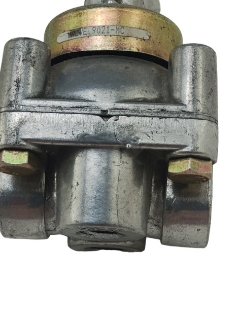 BARKSDALE 9021-MC 4-WAY SPRING RETURN VALVE