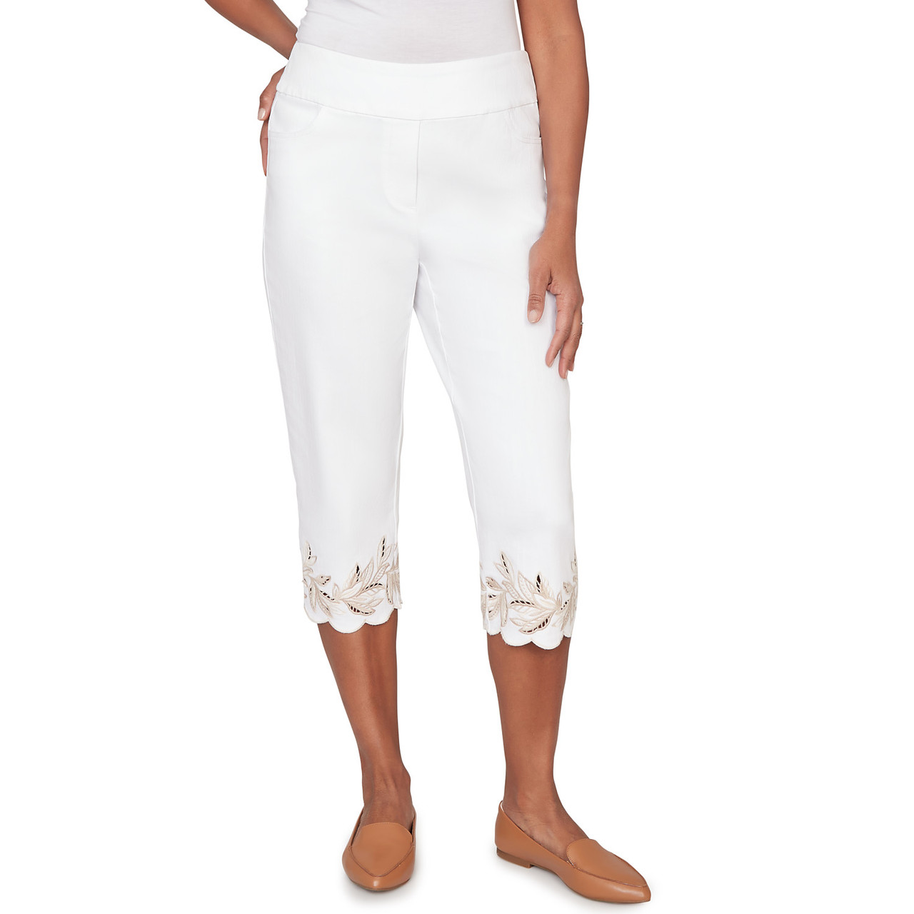 Petite Women's Leaf Cut Out Super Stretch Denim Capri | Alfred Dunner