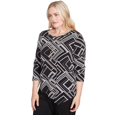 BLACK Women's Geometric Textured Top With Necklace