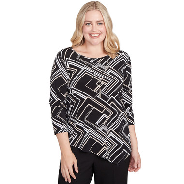 BLACK Petite Women's Geometric Textured Top With Necklace