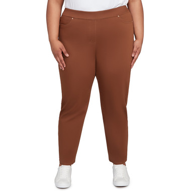 Plus Women's Allure Front Pocket Medium Length Pant