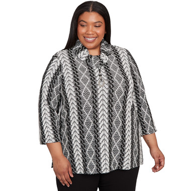 Plus Women's Cable Jacquard Knit Top With Necklace