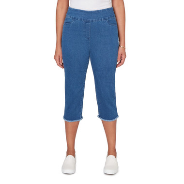 Petite Women's Super Stretch Denim Fringe Capri Pant