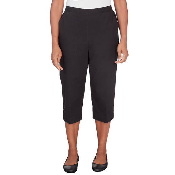 Women's Pull On Button Hem Twill Capri Pant