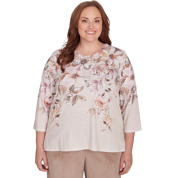 Plus Women's Falling Floral Lace Crew Neck Top