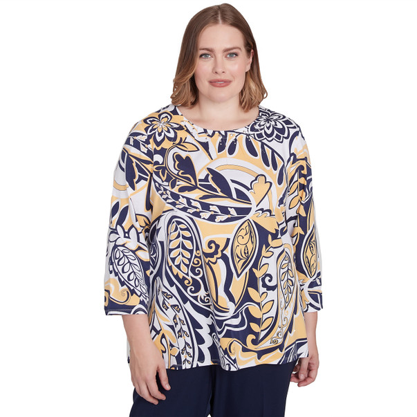 Plus Women's Dramatic Paisley Crew Neck Top