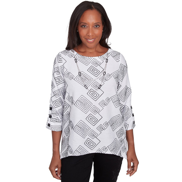 Women's Geometric Woven Top With Necklace