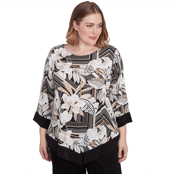 Plus Women's Floral Geometric Crewneck Top With Necklace
