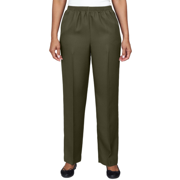 Plus Women's All Around Elastic Waist Accord Short Length Pant