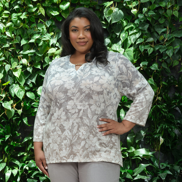 LATTE MULTI Plus Women's Ombre Floral Knit Top