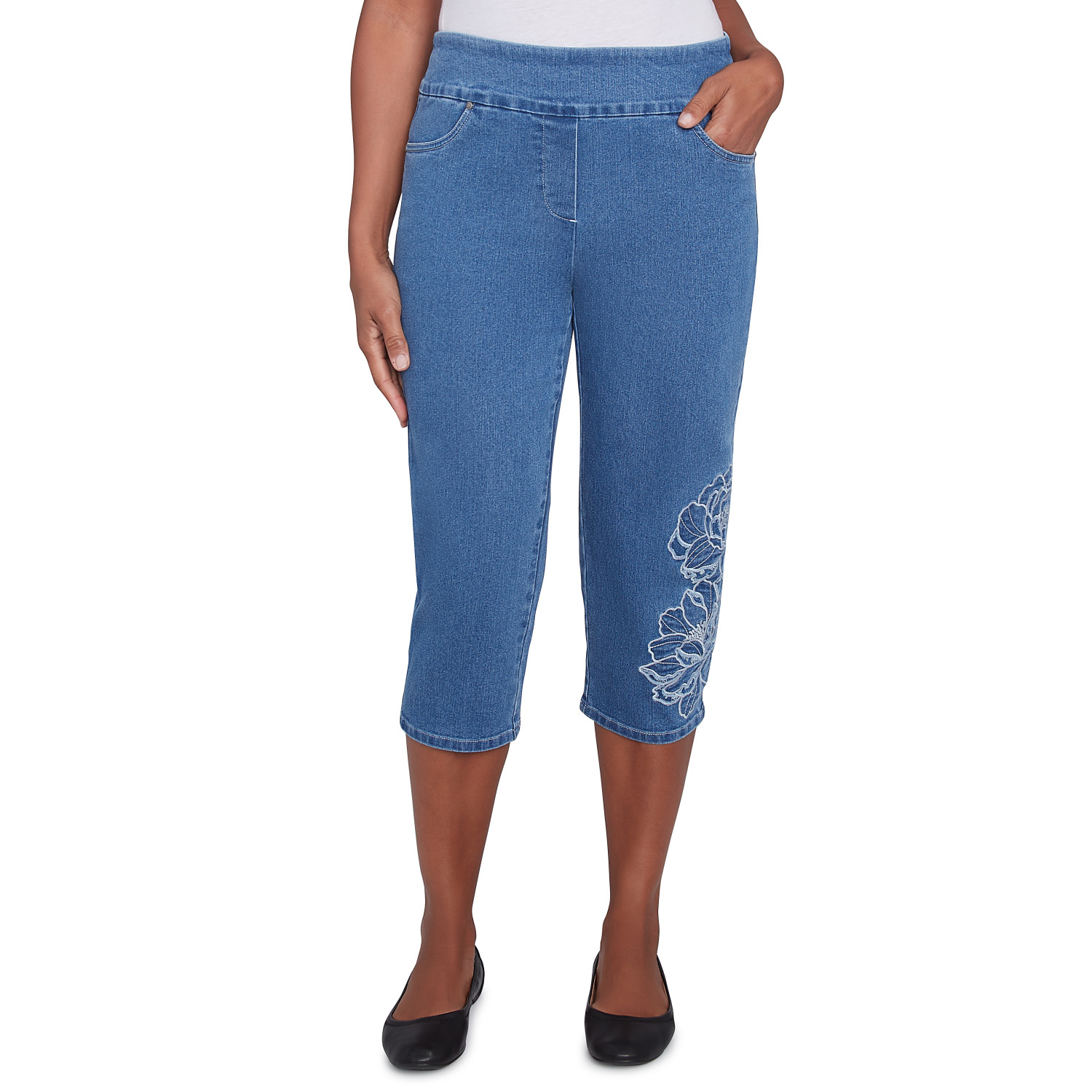 Petite Women's Super Stretch Denim Floral Capri Pant
